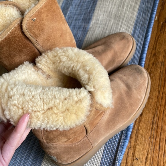 UGG Winter Boots Brown Suede - Picture 6 of 6